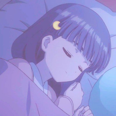 妈妈穿西装参加孩子成人礼送花
